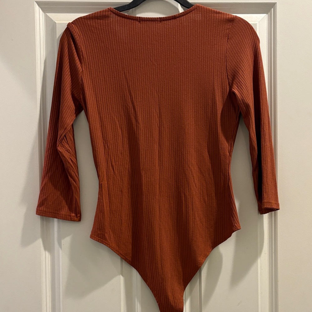 BLVD Terracotta V-Neck Bodysuit - Picture 6 of 7